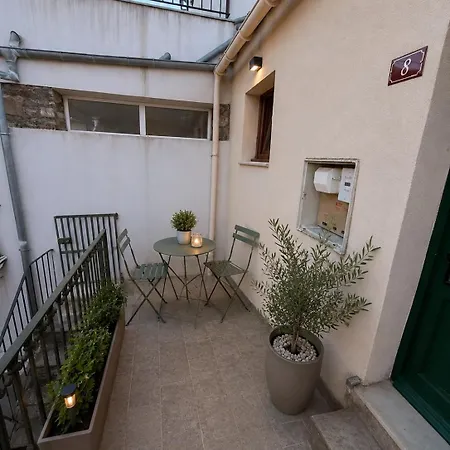 2-bedroom In Historic Building Apartment *